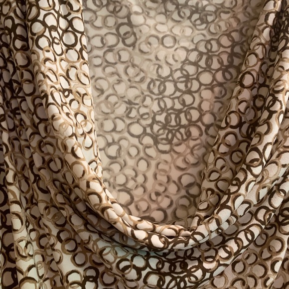 Blouses - Picture 4 of 4